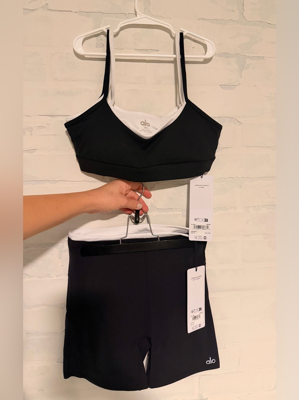 NWT ALO Airbrush Double Up Set - Sports Bra and Shorts